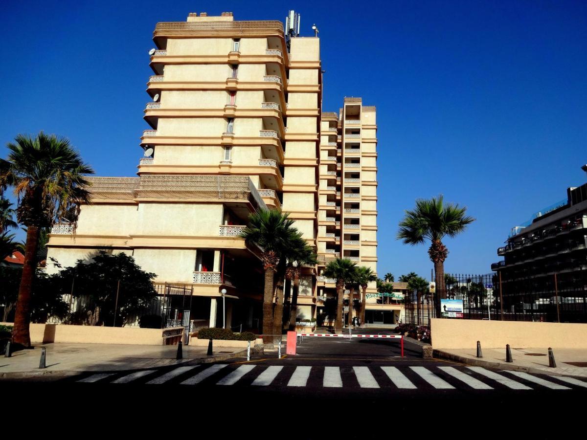 Apartment With A Large South-Facing Balcony, Sea View And Wifi In Las Americas Center Плая-де-лас-Америкас Экстерьер фото